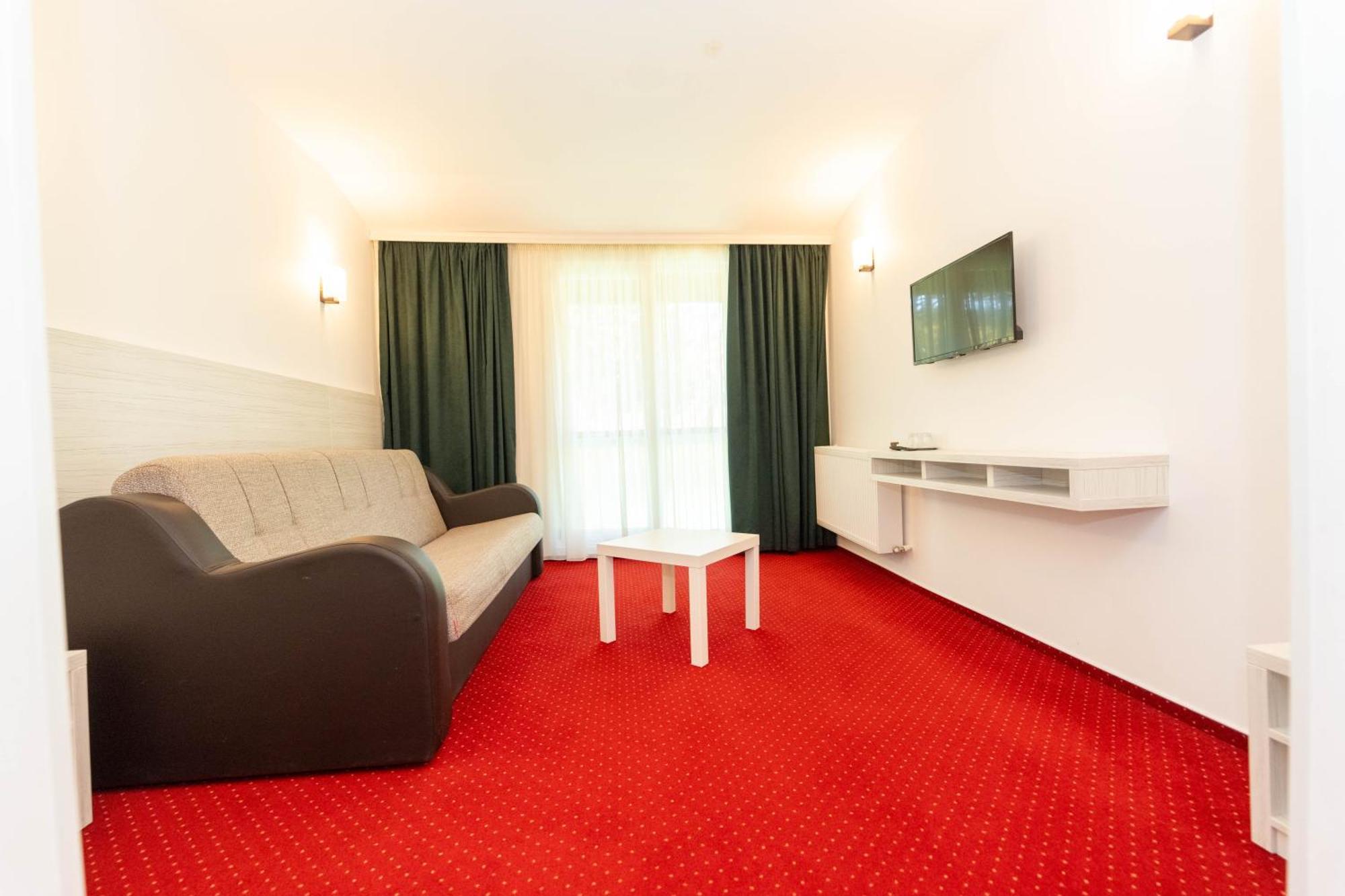 Hotel Cirus เปรดัล ภายนอก รูปภาพ