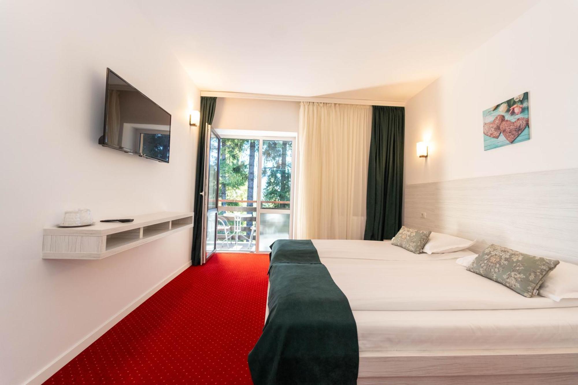 Hotel Cirus เปรดัล ภายนอก รูปภาพ